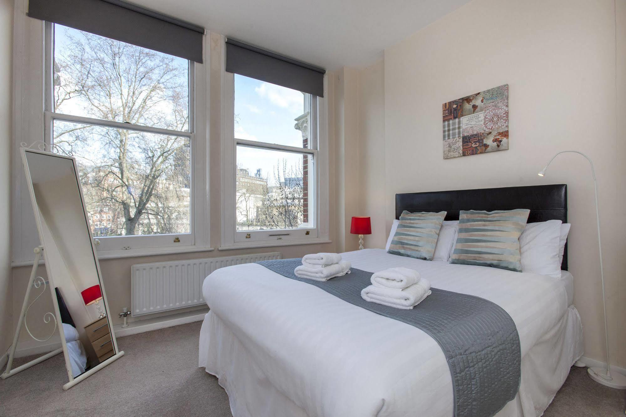 Club Living - Barbican Apartments London Exterior photo